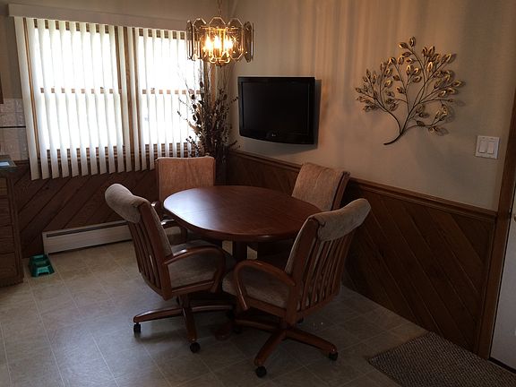 Dinette off kitchen 