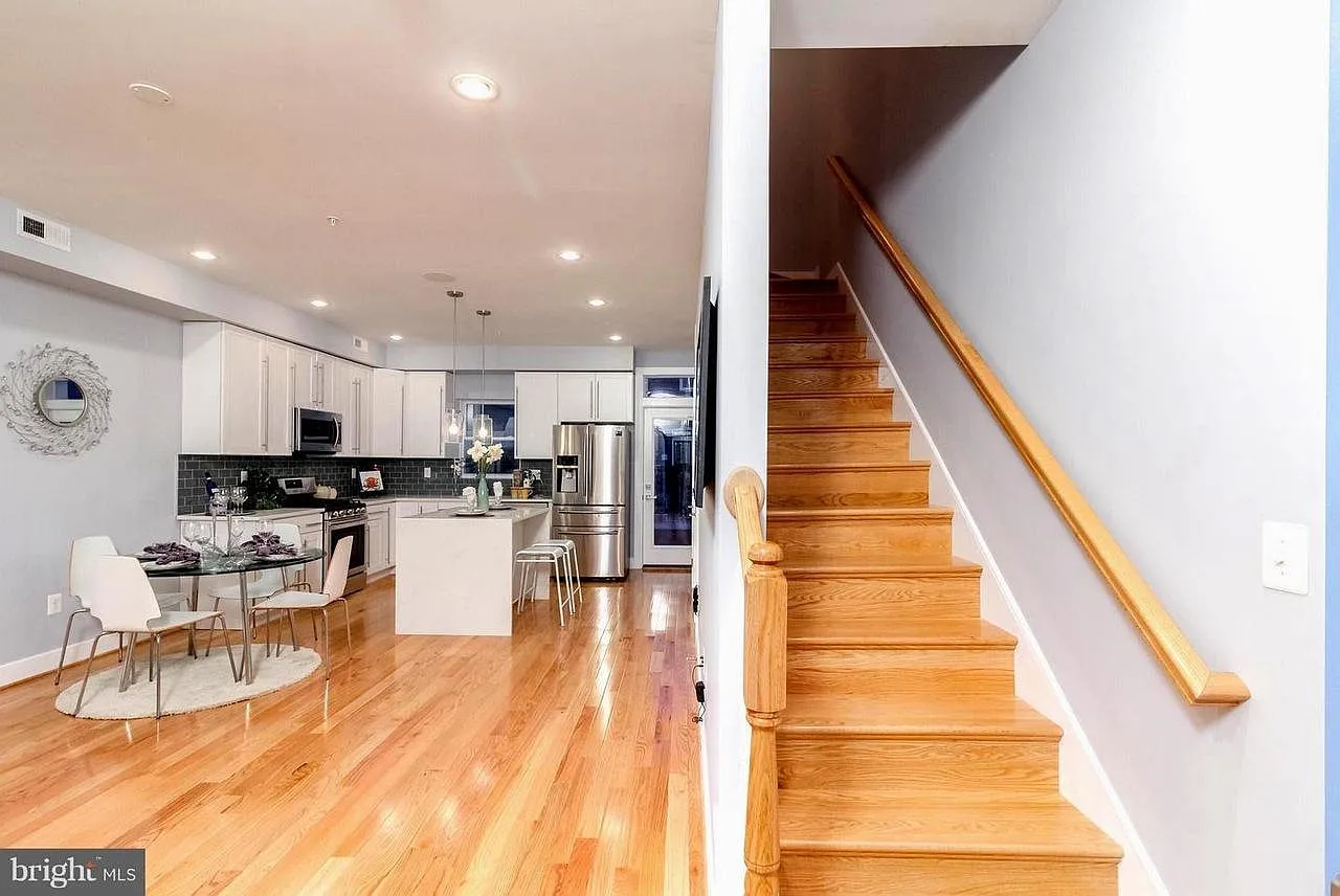 225 Bryant St NE — Photo 4