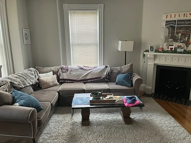12 Beltran St #1