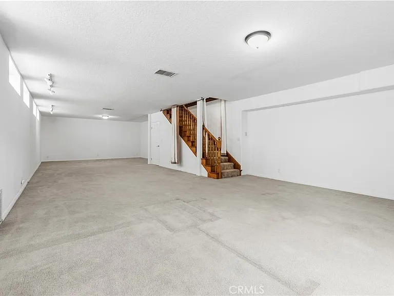 9141 Wheatland Ave — Photo 22