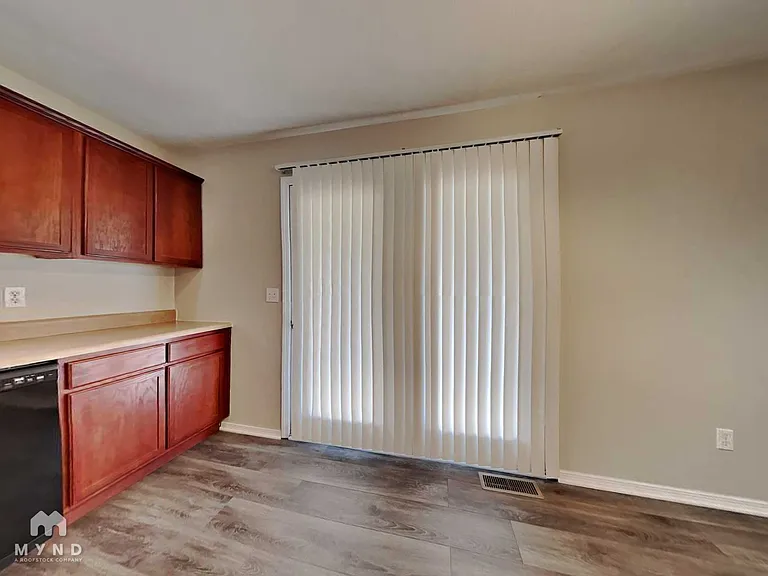 1119 S Brown Ave — Photo 20
