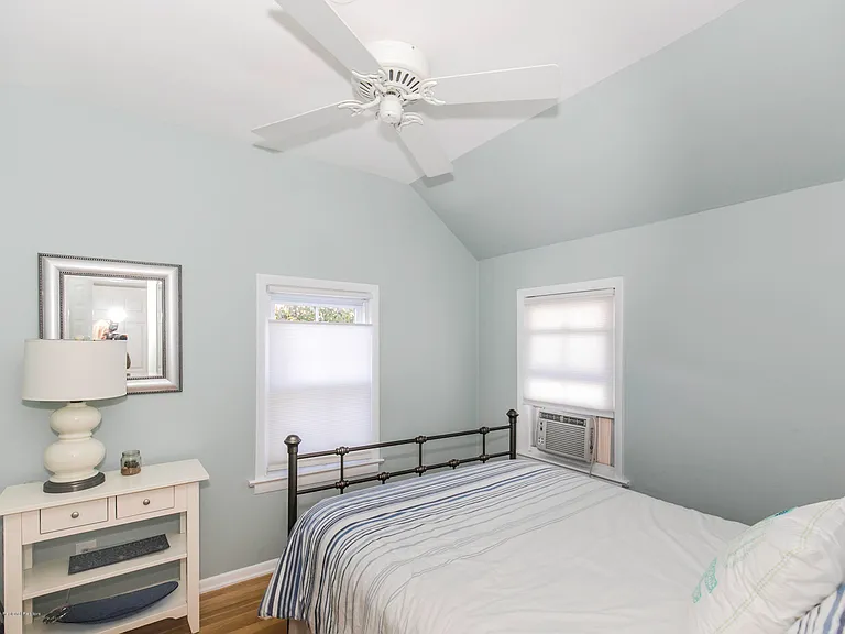 42 Central Ave — Photo 26