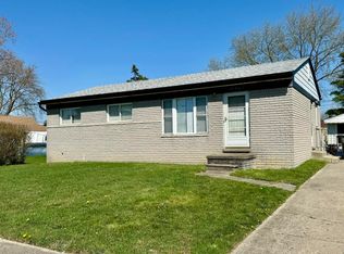 35362 Garret Dr, Clinton Township, MI 48035