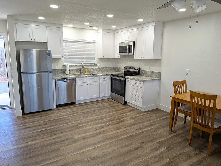3143 Stern Way — Photo 4