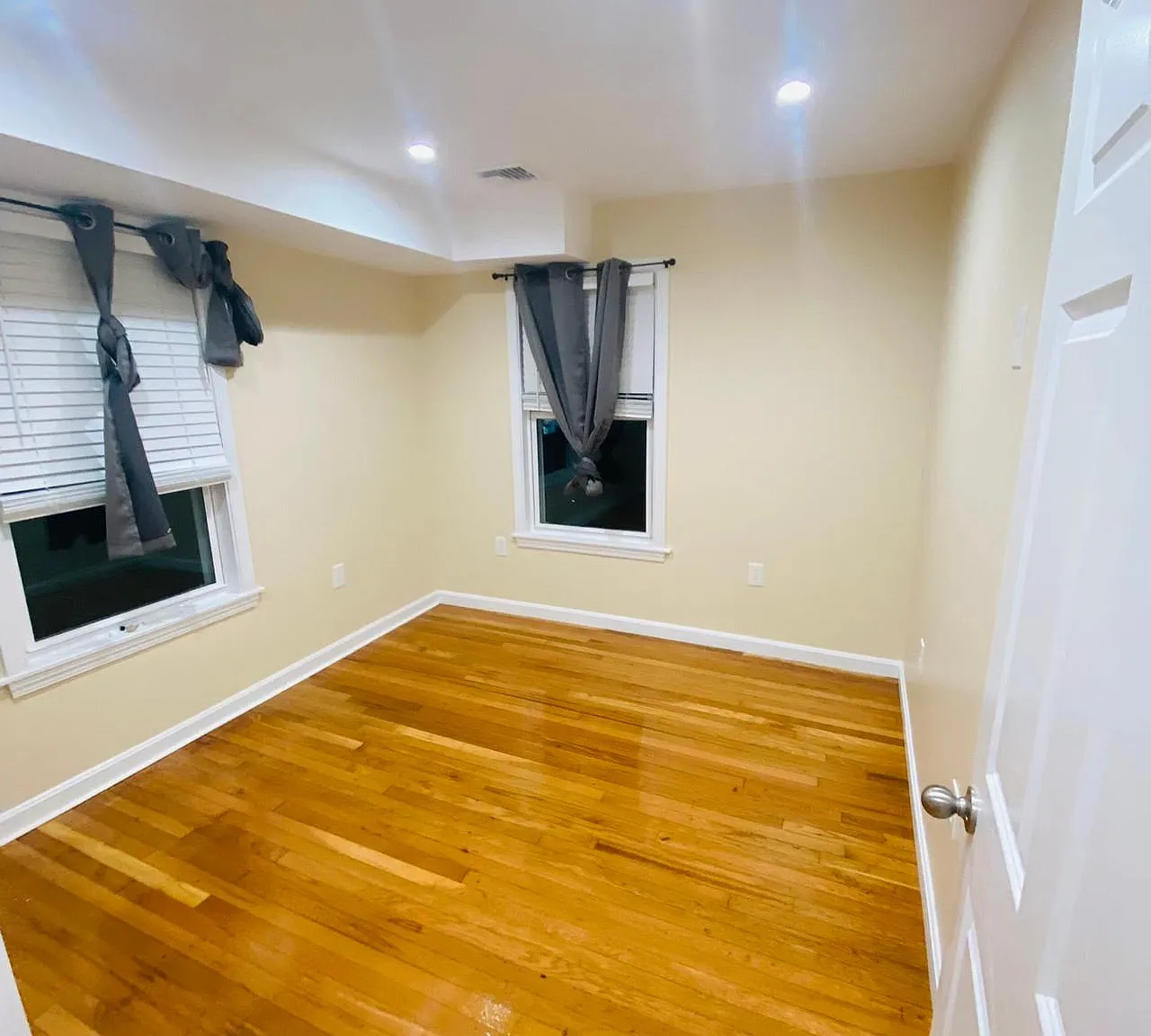 3 bed, 800 sqft, $3,000 — Photo 3