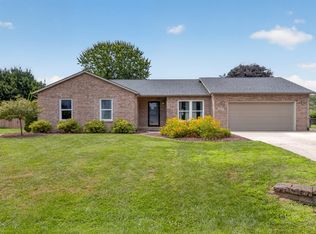 5559 E Broadmore Dr, Columbus, IN 47201