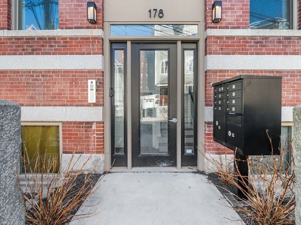 178 Elm St #6, Cambridge, MA 02139
