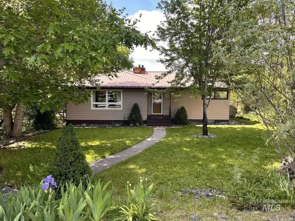 105 N Pine St, Troy, ID 83871