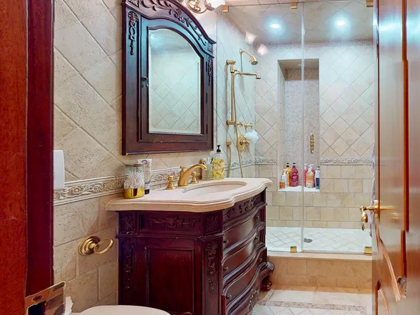 120 Oceana Drive West image 16 of 37