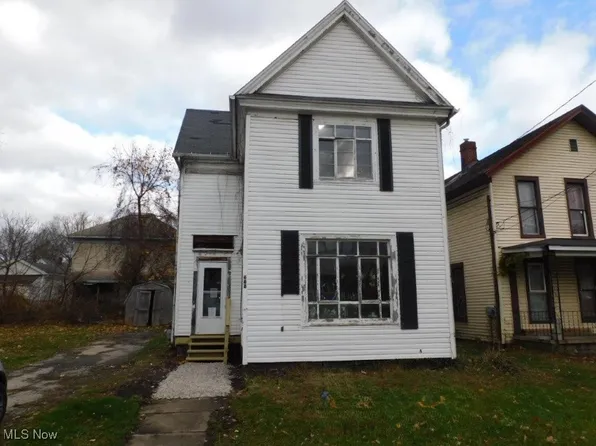 688 Main St, Conneaut, OH 44030