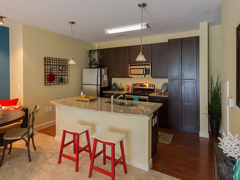 Promenade Pointe — Photo 11