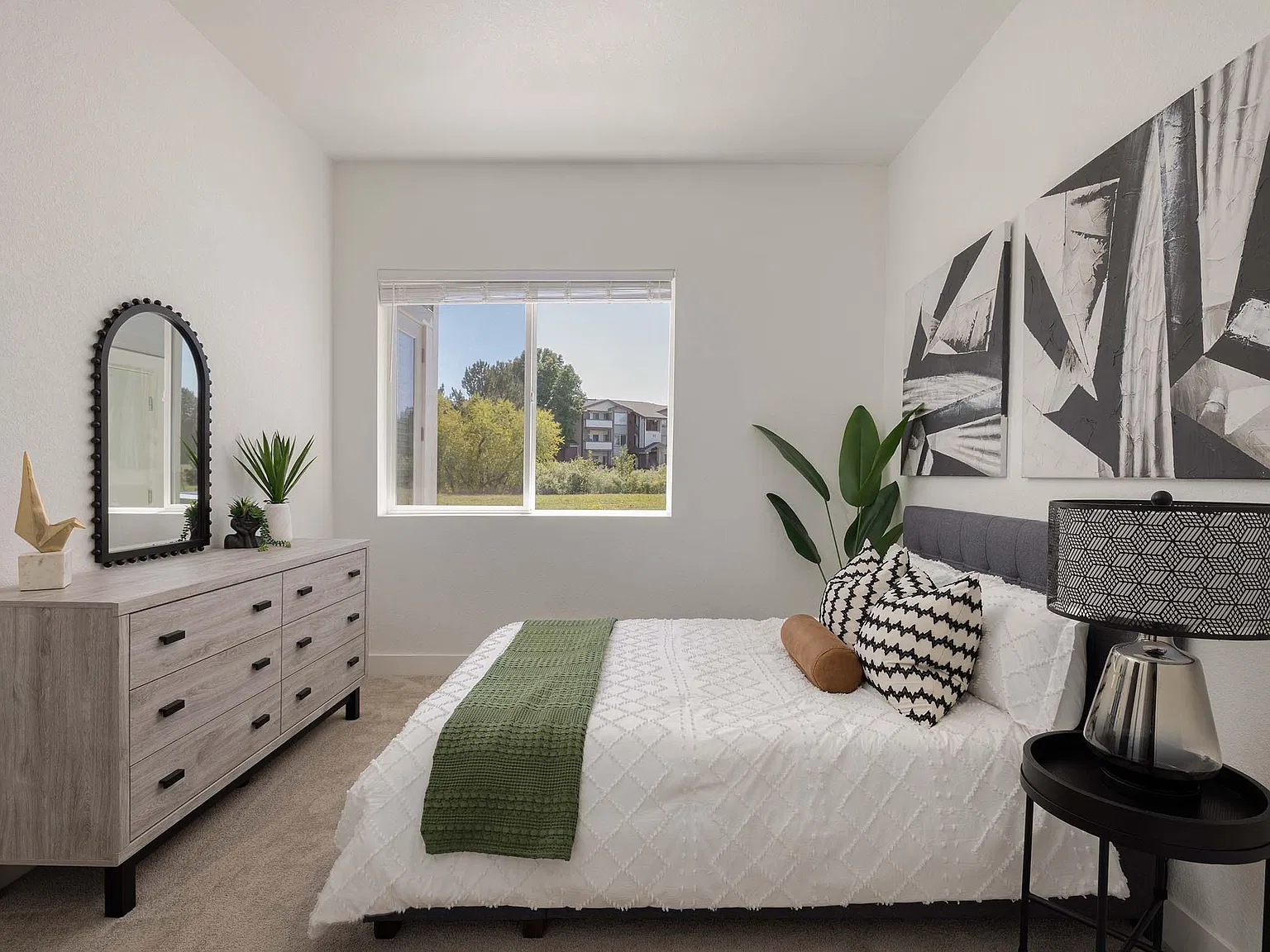 Rendezvous Trail Apartments — Photo 3