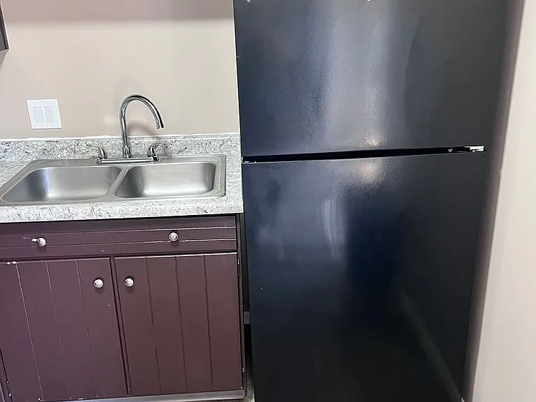 Bristol Square Apartments — Photo 60