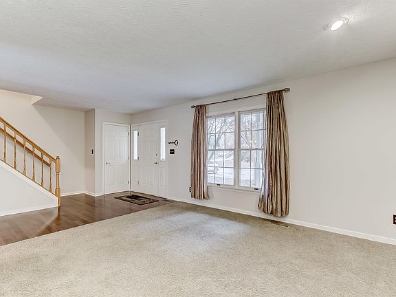 2nd image of 629 Kildonan Ct
