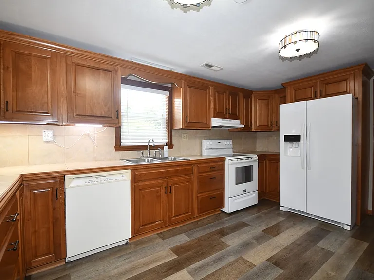 8513 Igou Gap Rd — Photo 5