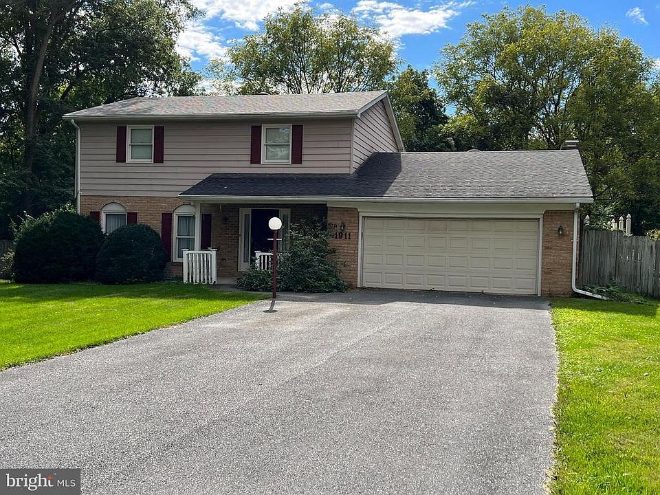 1st image of 1911 Maplewood Cir