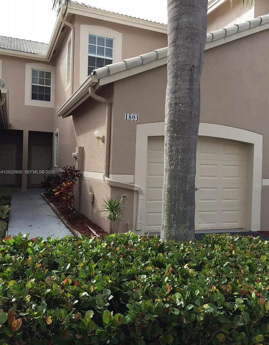 Sectors 3 & 4 Boundary Pl — Photo 3