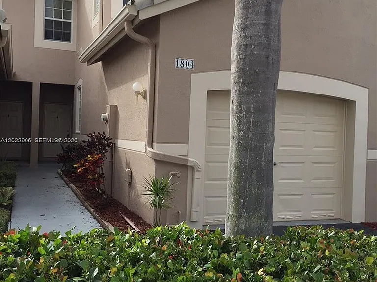 1804 Salerno Cir #1804 — Photo 3
