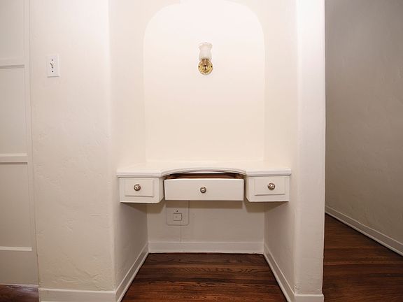 4th image of 150 N Detroit St #150