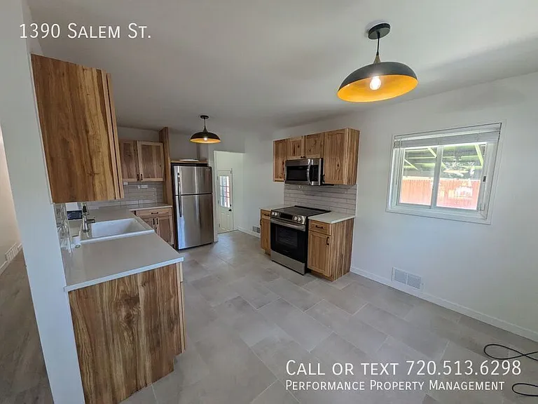1390 Salem St — Photo 4