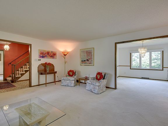 5th image of 2740 Everest Ln N