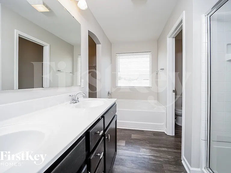 105 Breeders Ct — Photo 9