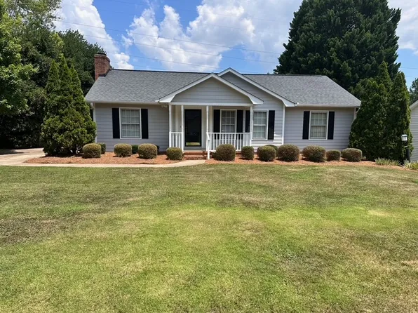 (undisclosed Address), Taylors, SC 29687