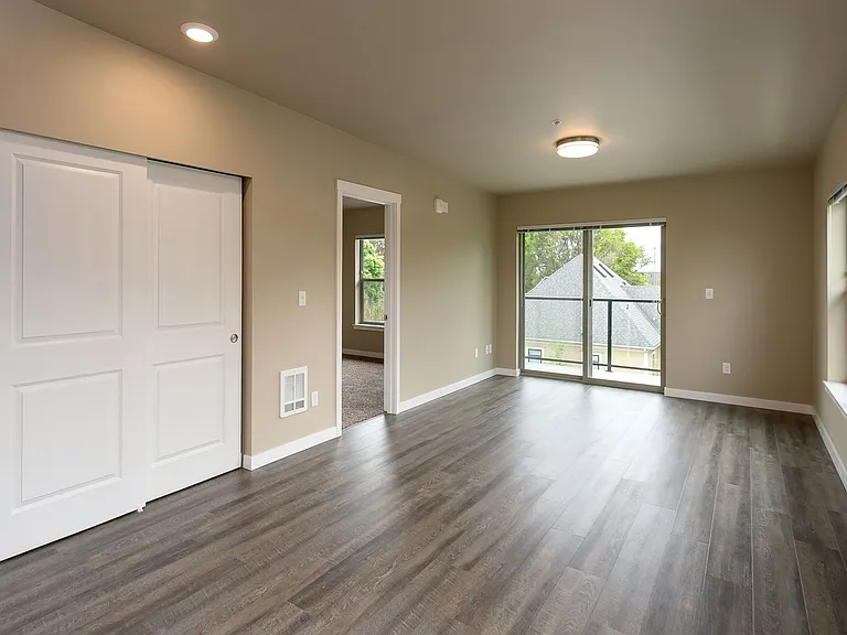 One Month Free, Broadway Station Apartments — Photo 21