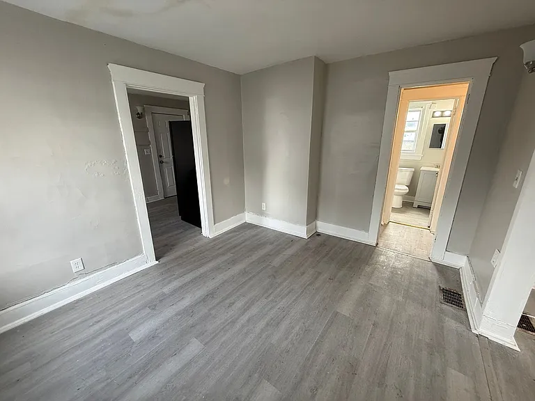 1421 Long Ave — Photo 10