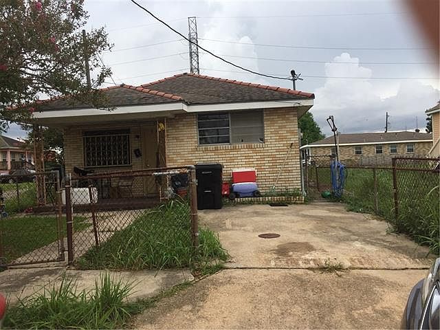 1st image of 2300 Feliciana St