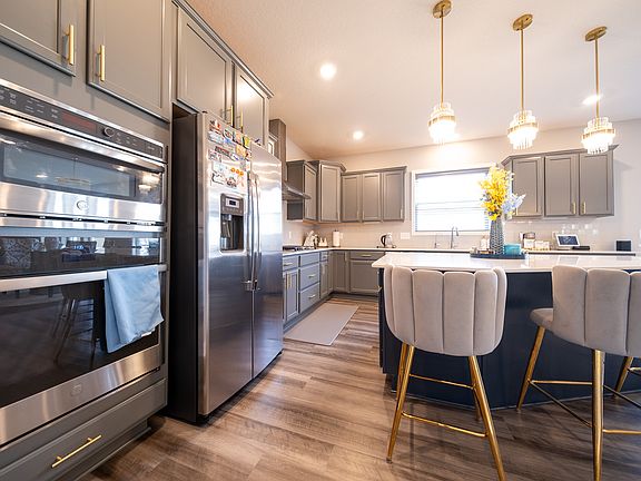 3rd image of 8380 Abercrombie Ln