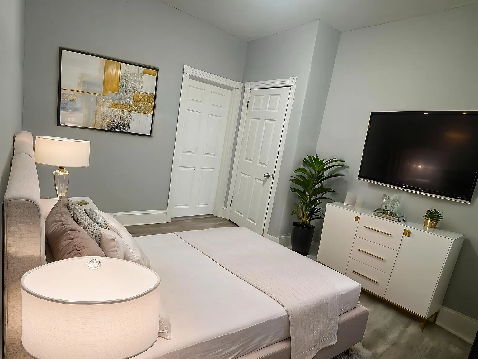 3 bed, $1,300 — Photo 3