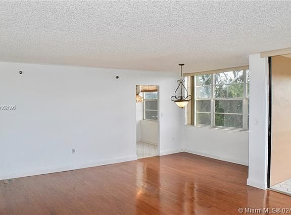 5th image of 1300 Saint Charles Pl APT 405