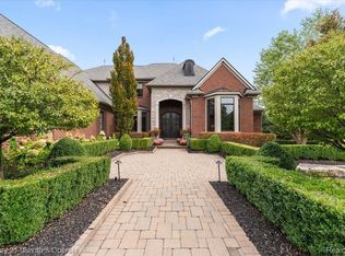 20774 Richmond Dr, Northville, MI 48167