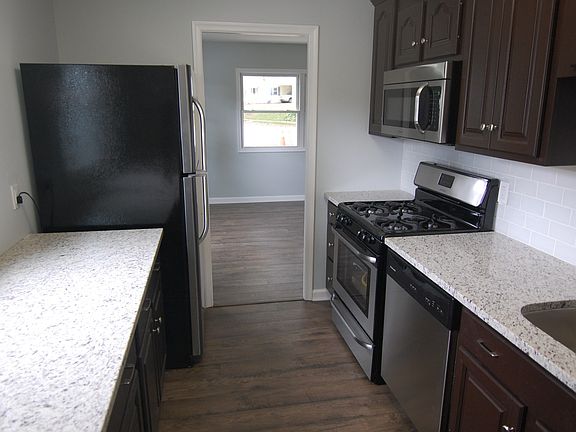 4th image of 1218 Tyler Ave
