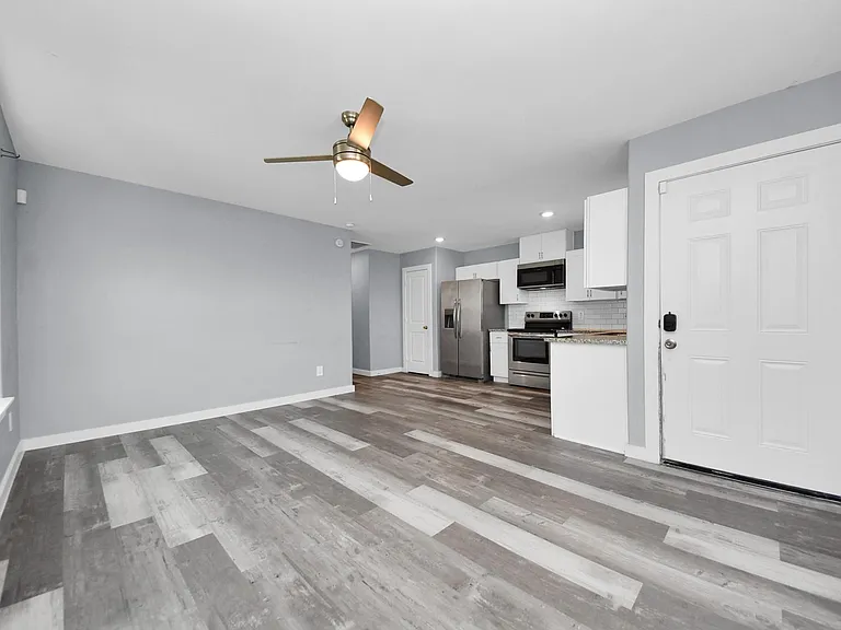 618 Maple Way #B — Photo 17