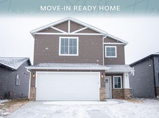 6738 Meadow View Dr S, Fargo, ND 58104