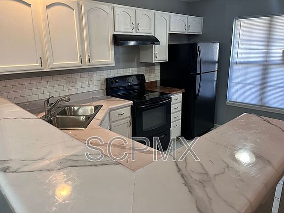 2nd image of 3437 Broadwick St