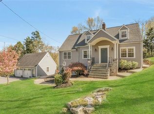 744 Sleepy Hollow Rd, Briarcliff Manor, NY 10510