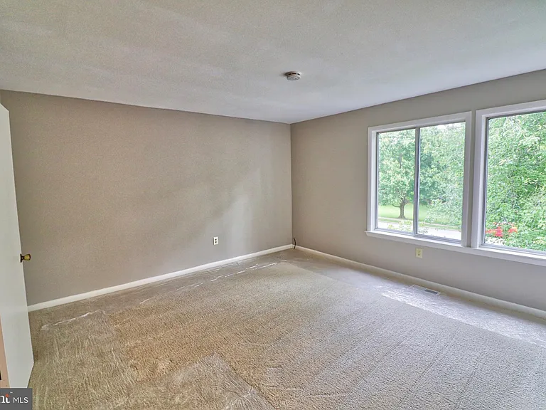 449 Colonial Ridge Ln — Photo 14