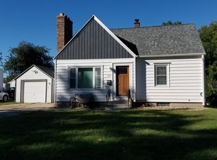 151 Cornwall Ave, Waterloo, IA 50702