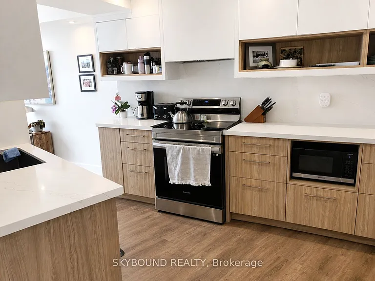 1360 Rathburn Rd E #1705 — Photo 13