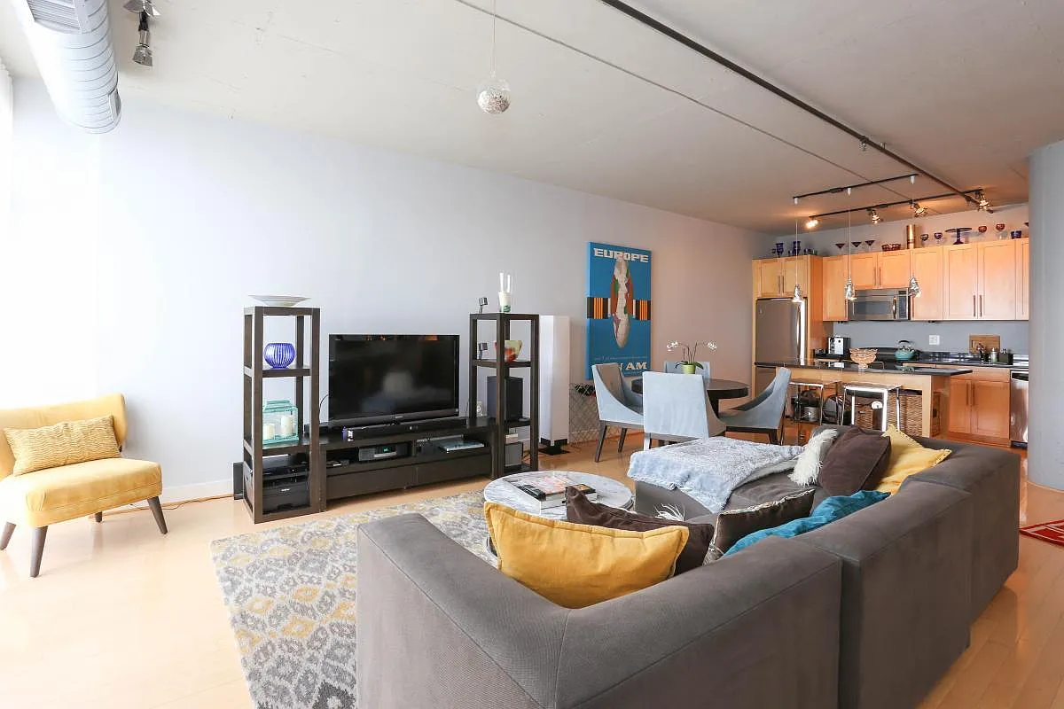 2 bed, 1076 sqft, $3,750 — Photo 3