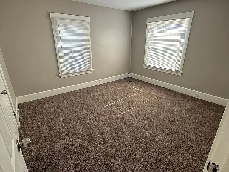 21 S Dunlap Ave — Photo 15
