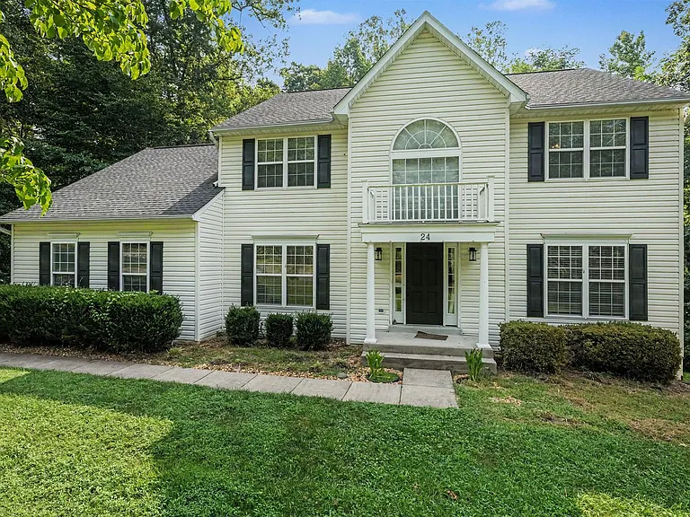 24 Crestwood Ln — Photo 31