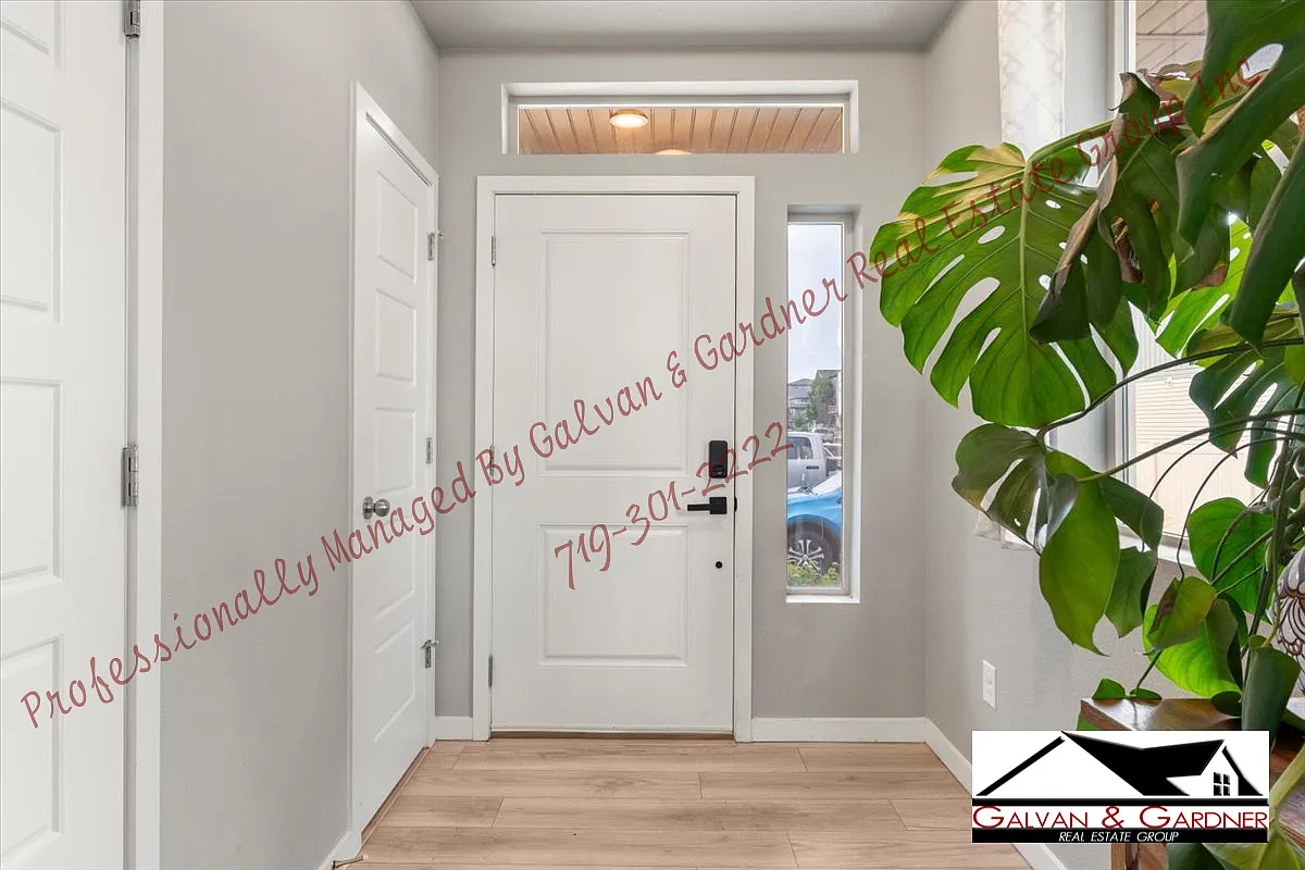 3 bed, 2.5 bath, 1932 sqft, $2,700 — Photo 4