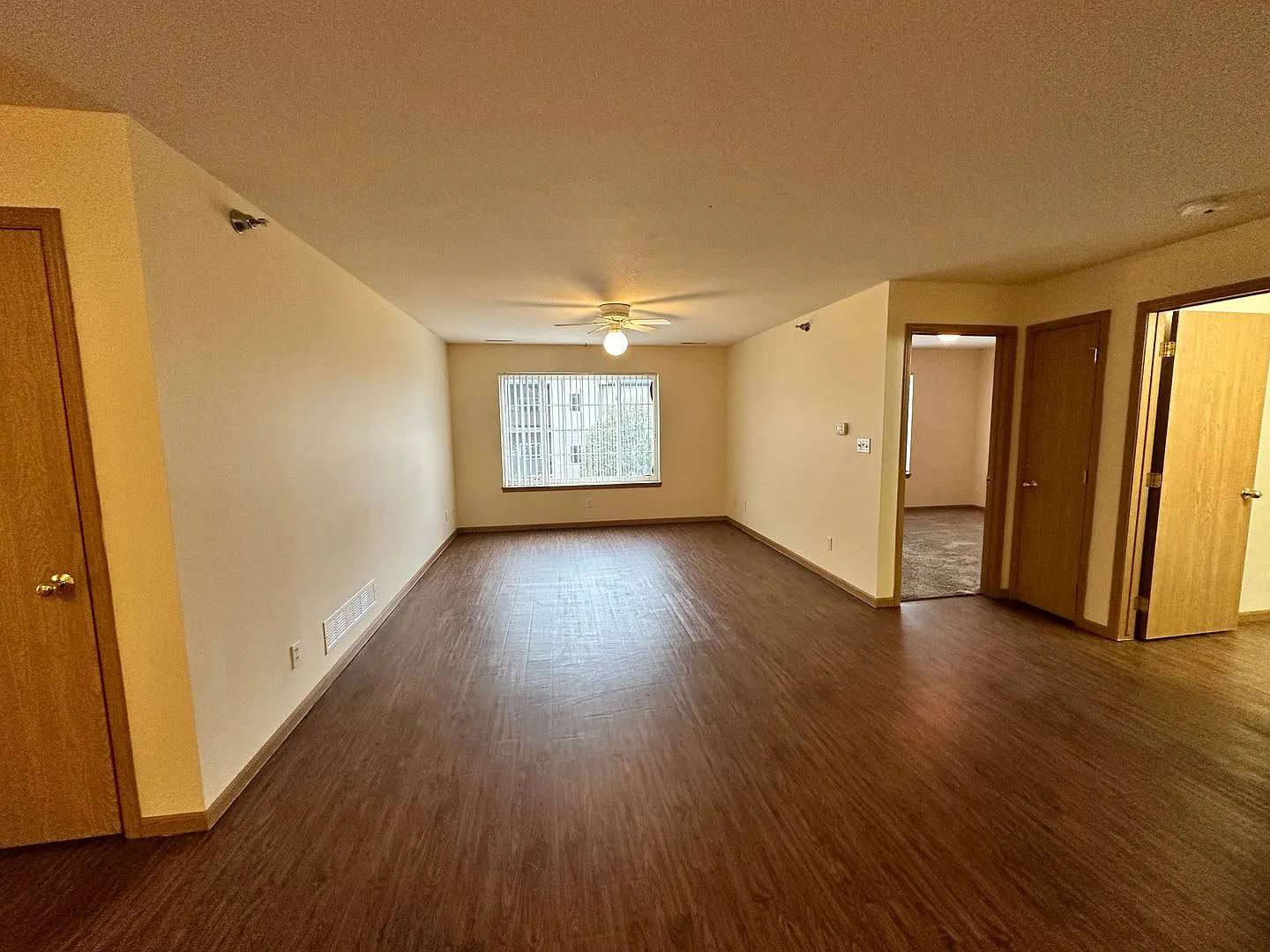 223 Crystal St — Photo 4