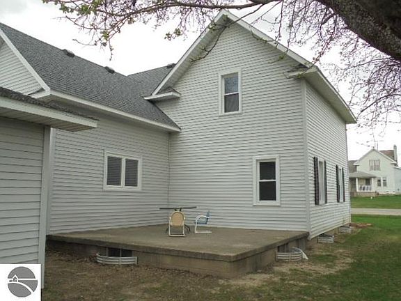 5th image of 340 Court St