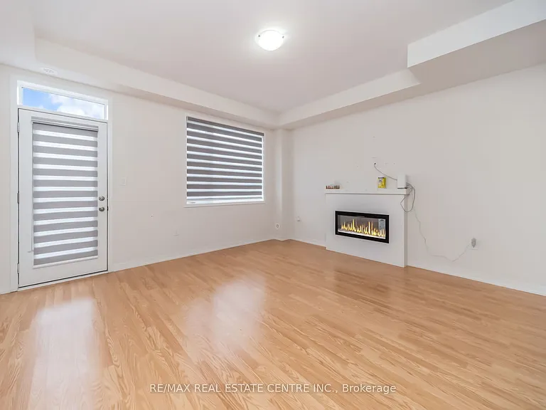 30 Lambert Ln — Photo 12