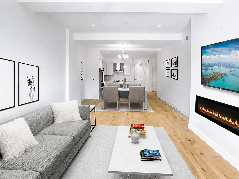 2330 Penn Ave #202